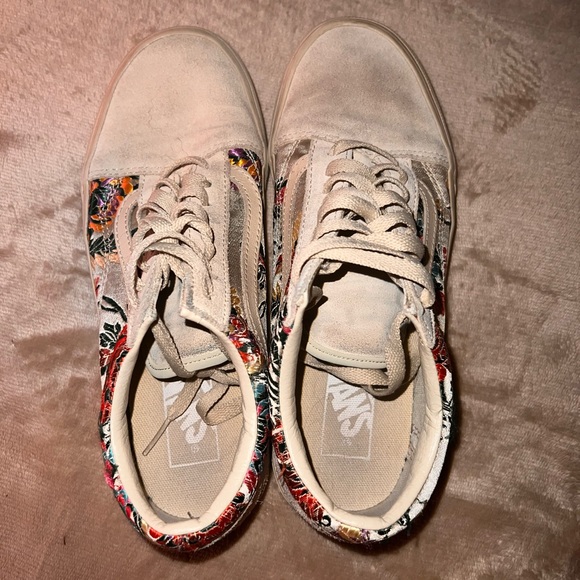 Old skool vans, barely worn women size 8 - Picture 3 of 4